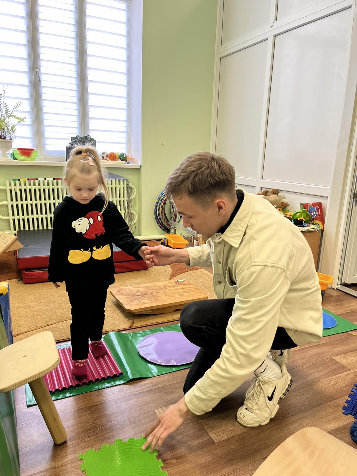 Інклюзивно-ресурсний центр м. Сміла, посада – фахівець-консультант, вчитель-реабілітолог